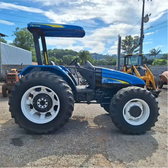 trator new holland 2